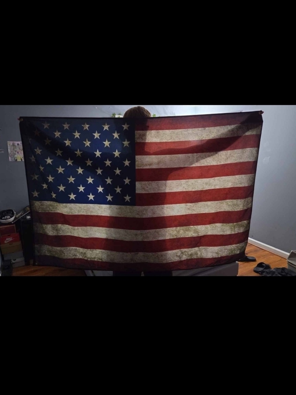 Vintage-Style American Flag Tapestry - Red, White & Blue